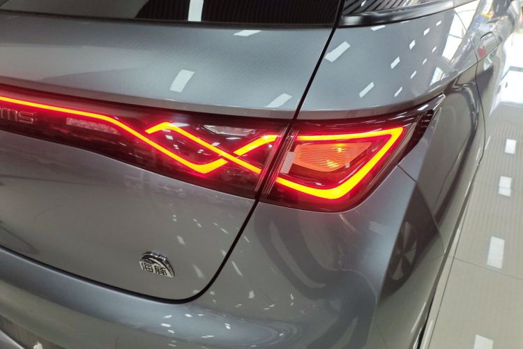 比亚迪 海豚 2021款 405km 时尚版车身外观9