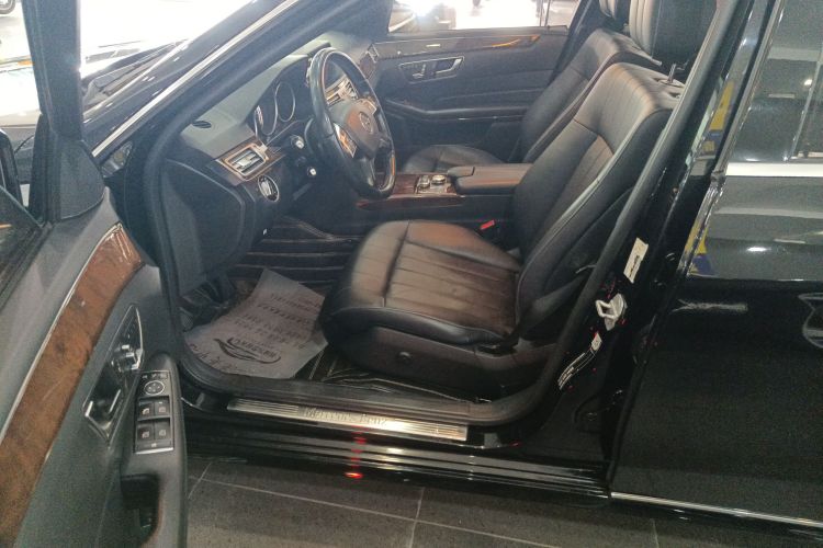 奔驰E级 2015款 E 200 L中控内饰7003