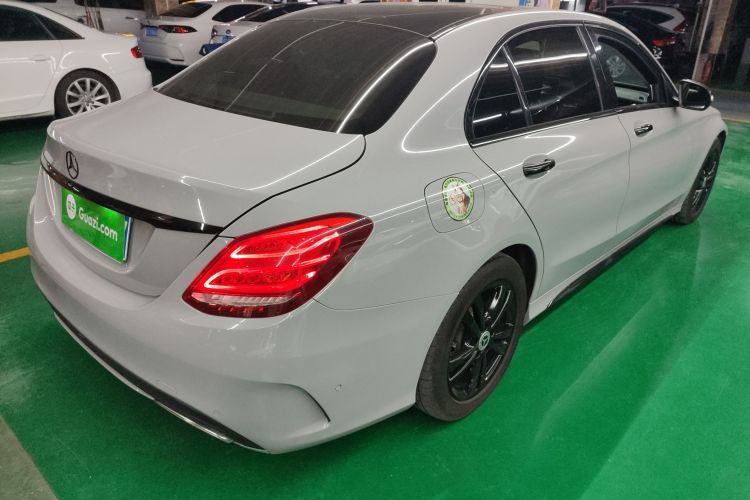 奔驰C级 2017款 改款 C 200 L 运动版车身外观7