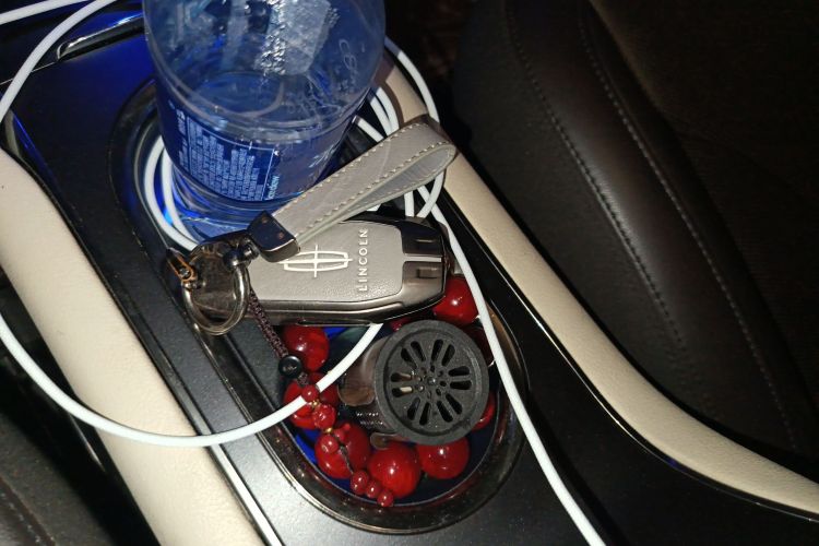 林肯MKC 2014款 2.0T 四驱尊耀版中控内饰7001