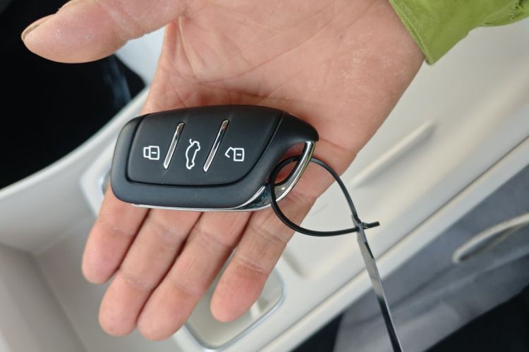 名爵 MG4 EV 2026款 437 从容版中控内饰7001