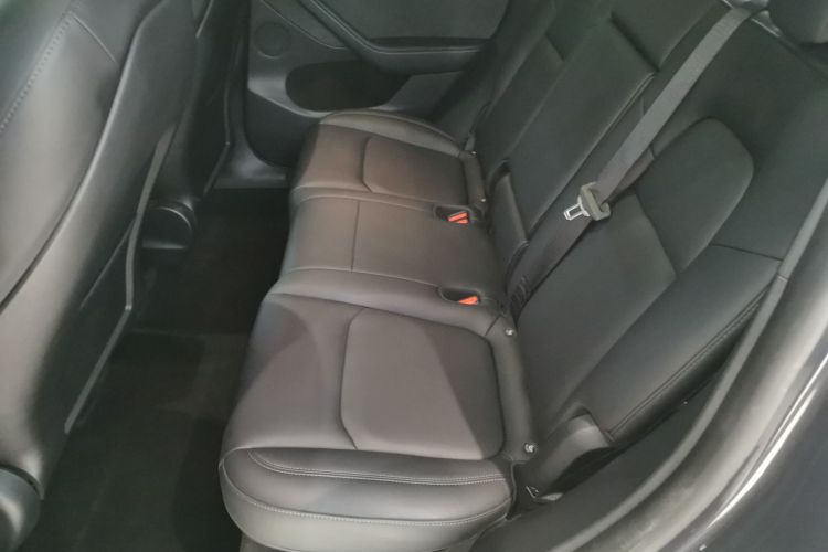 特斯拉 Model Y 2022款 改款 长续航全轮驱动版中控内饰21