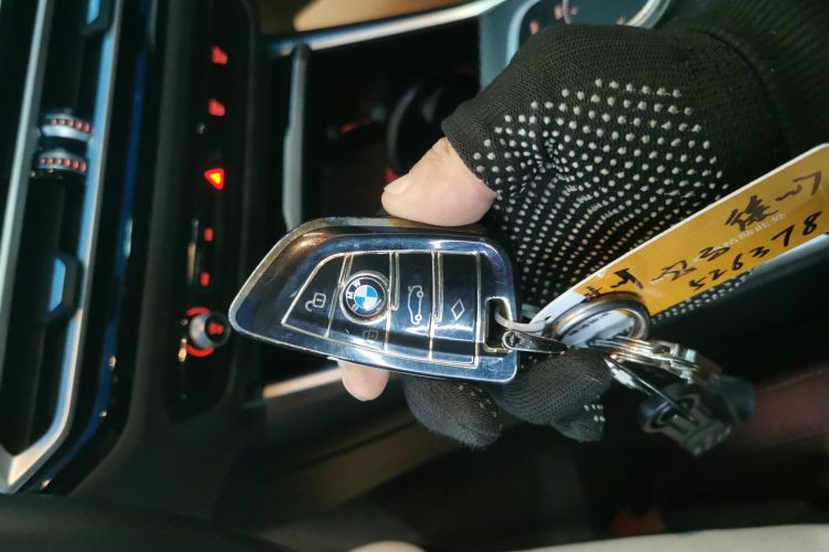 宝马3系 2023款 325Li M运动曜夜套装中控内饰7001