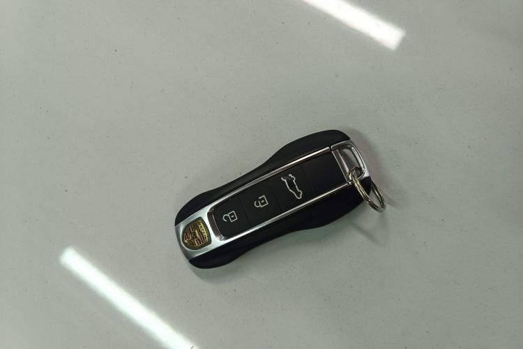 保时捷 2022款 Cayenne 3.0T 铂金版中控内饰7001