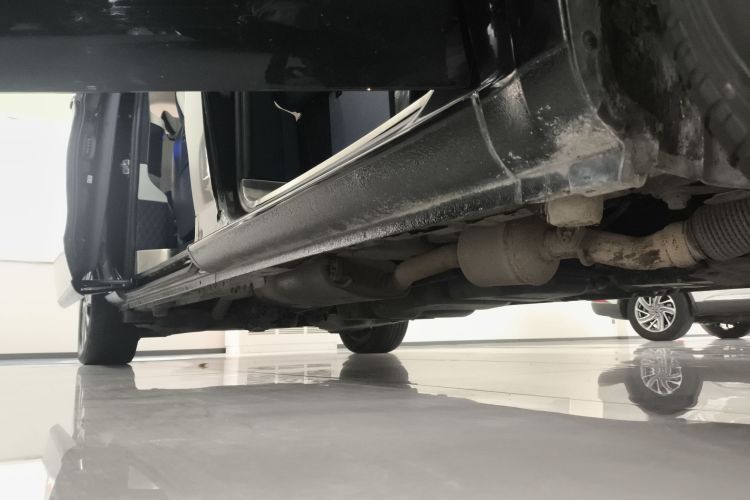 奔驰 威霆 2021款 2.0T 精英版 7座局部细节9001