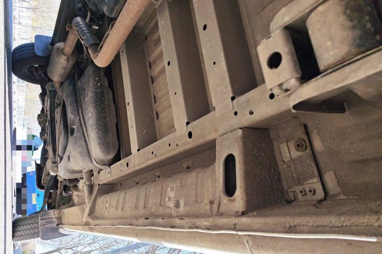 上汽大通MAXUS 新途V80 2021款 2.0T PLUS 手动全能王中轴中顶6/7/8/9座局部细节9002