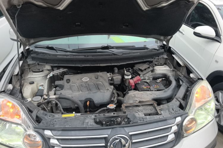 东风风度MX6 2015款 2.0L 手动两驱领航版机舱底盘24