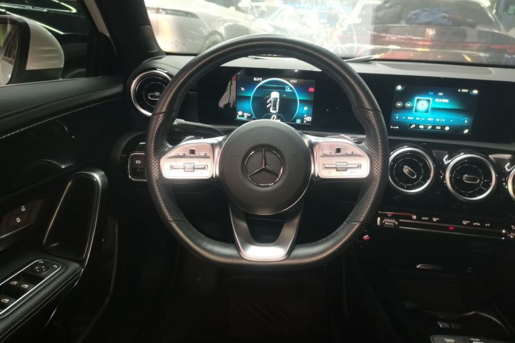 奔驰A级 2019款 改款 A 180 L 运动轿车局部细节13