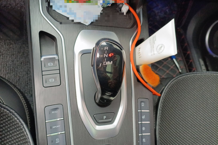 魏牌 VV6 2020款 2.0T 两驱智享+中控内饰18