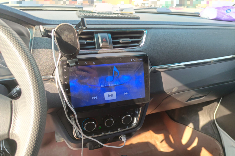 金杯 小海狮X30 2021款 1.5L 财富型客车国VI SWC15M中控内饰16