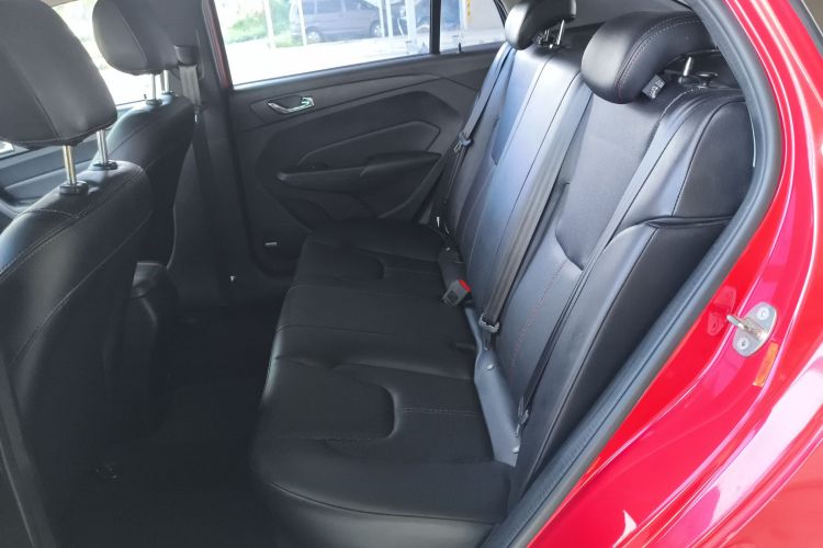 奇瑞 艾瑞泽5 2016款 1.5L 手动领潮版中控内饰21