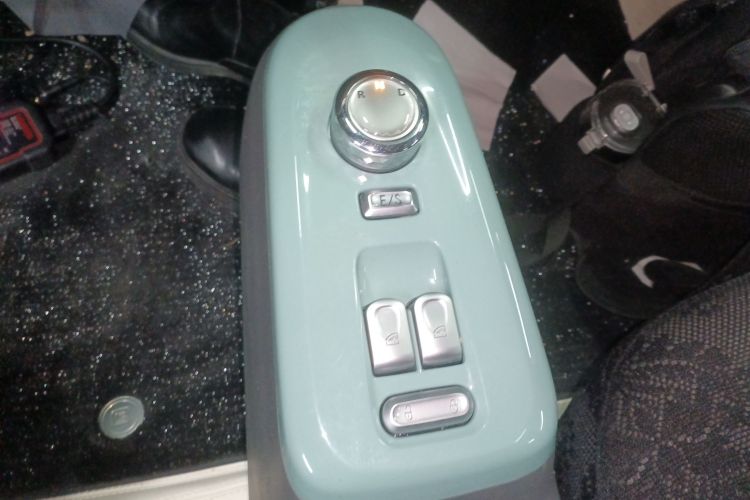 长安启源 长安Lumin 2023款 301km 蜜沁款中控内饰18