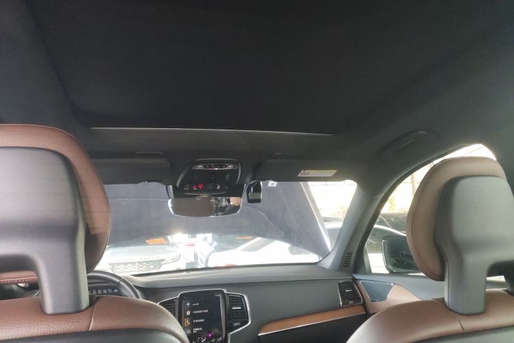 沃尔沃XC90 2021款 B6 智逸豪华版 7座中控内饰22