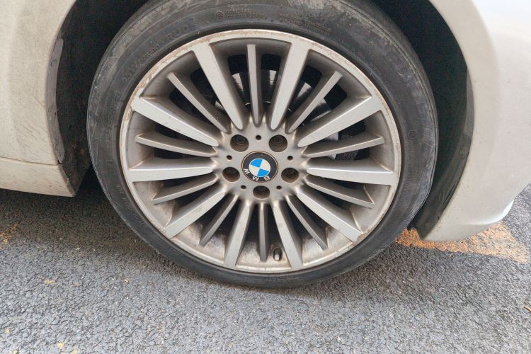 宝马3系 2019款 320Li 时尚型车身外观10