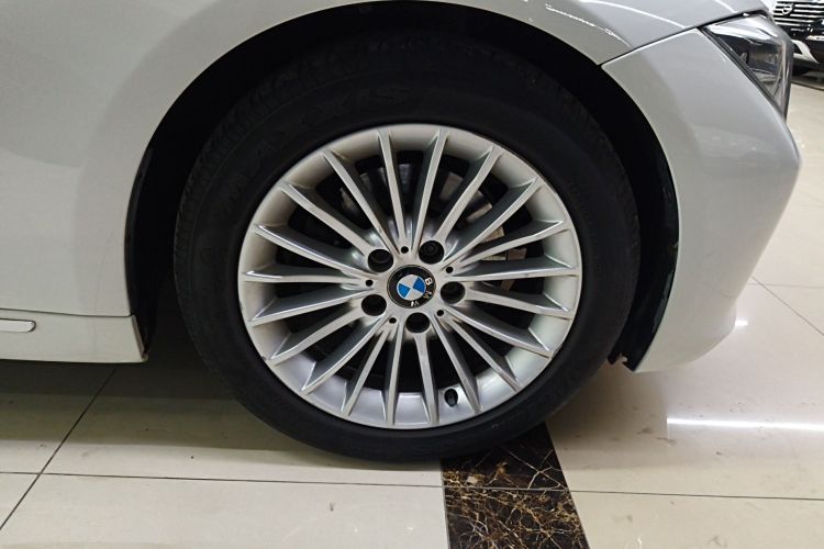 宝马3系 2015款 320Li 超悦版豪华设计套装车身外观6008