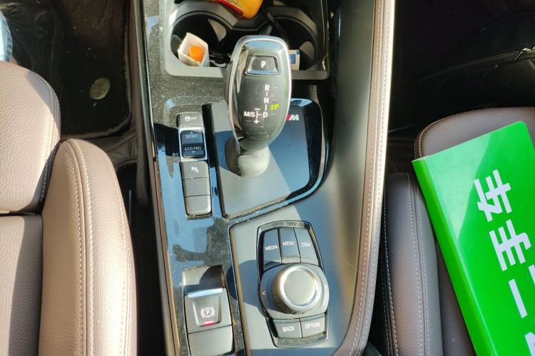 宝马X2 2020款 sDrive25i 领先型M越野套装中控内饰18