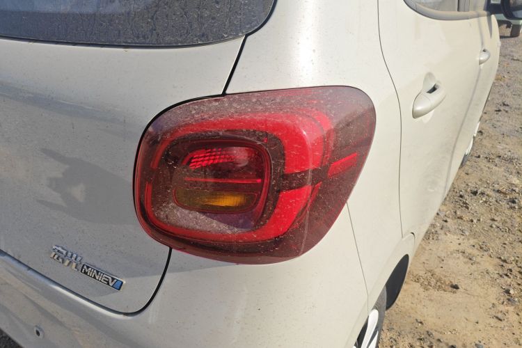 五菱汽车 宏光MINIEV 2025款 四门版 进阶款车身外观9