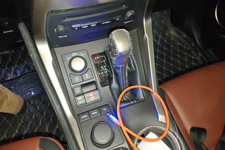 雷克萨斯NX 2015款 200t 全驱 锋尚版中控内饰18