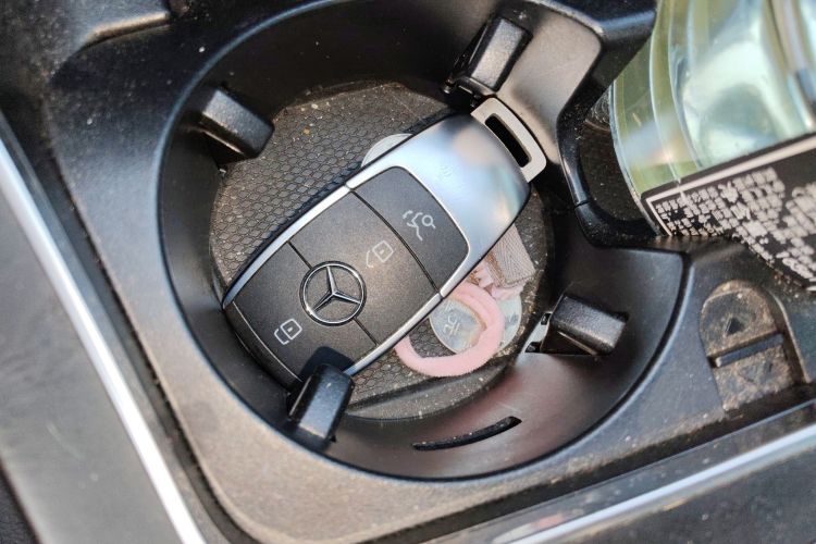 奔驰C级 2020款 C 200 L 时尚型运动版中控内饰7001