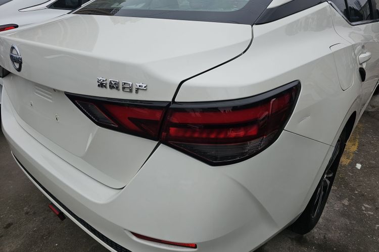 日产 轩逸 2020款 改款 1.6L XL CVT悦享版车身外观9