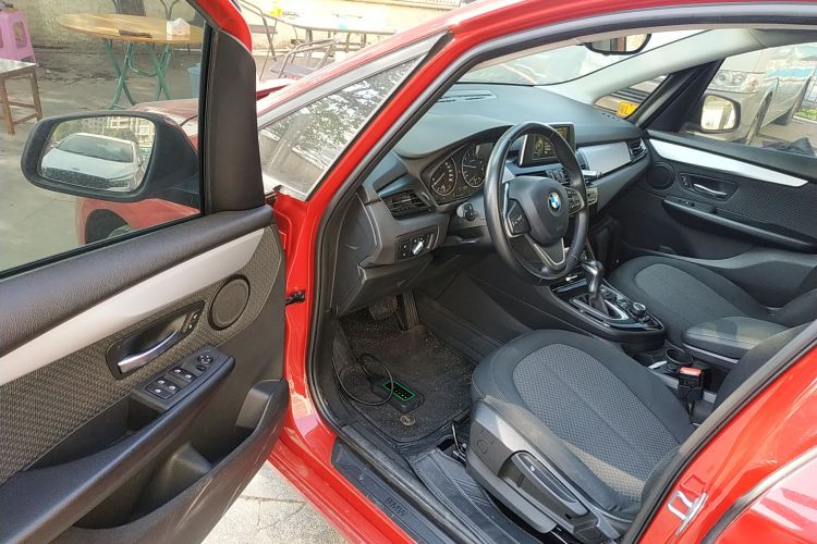 宝马2系旅行车 2016款 218i 领先型中控内饰20