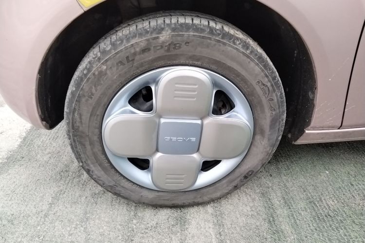 吉利汽车 2023款 熊猫mini 200km 耐力熊车身外观35