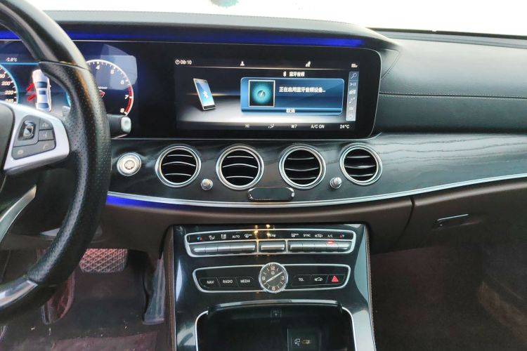 奔驰E级 2016款 E 300 L 运动豪华型局部细节16