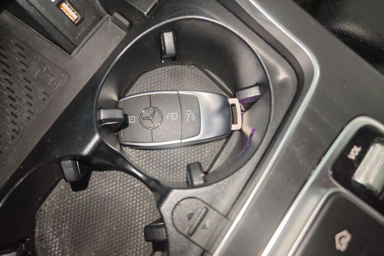 奔驰C级 2021款 C 260 L 运动星耀臻藏版中控内饰11