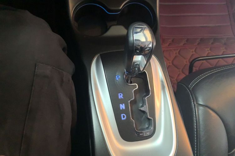 道奇 酷威 2013款 2.4L 两驱尊尚版中控内饰18