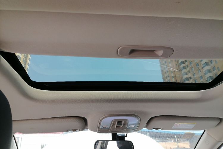 比亚迪 宋MAX 2021款 升级版 1.5T 自动豪华型 6座局部细节22