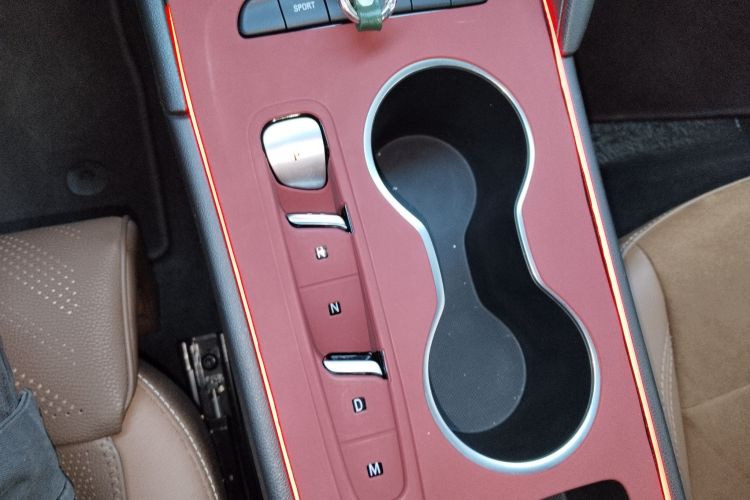 别克 君威 2024款 28T 纵享版中控内饰18