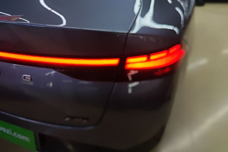 小鹏P5 2023款 智行版车身外观6006