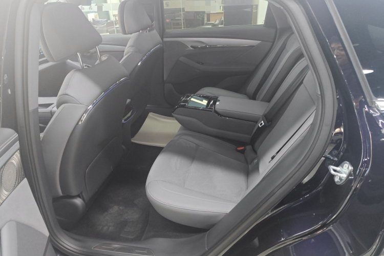 岚图汽车 岚图追光 2024款 PHEV 四驱超长续航行政版中控内饰21