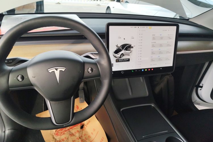 特斯拉 Model Y 2022款 改款 后轮驱动版中控内饰18
