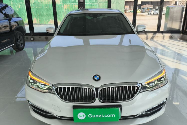 宝马5系新能源 2020款 里程升级版 530Le 豪华套装车身外观2