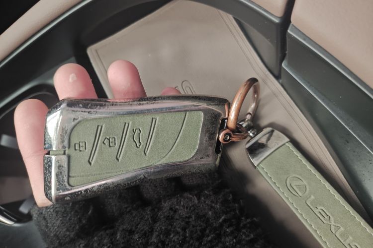 雷克萨斯ES 2023款 200 卓越版中控内饰7001