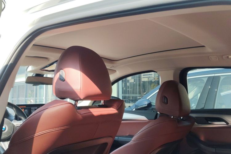 宝马X4 2022款 xDrive 25i M运动套装中控内饰22