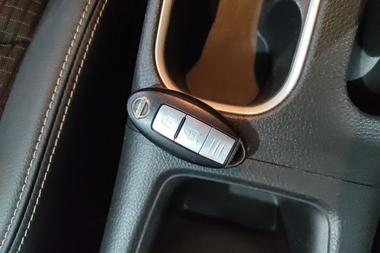 日产 骐达TIIDA 2019款 1.6L CVT智行版 国VI中控内饰7001