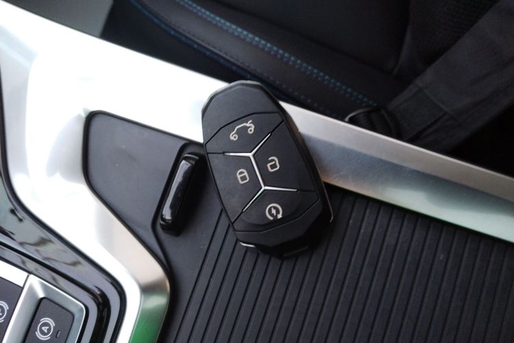 领克01 2017款 2.0T 两驱耀Pro版中控内饰11