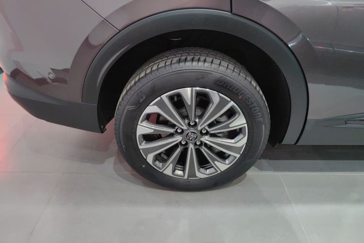 别克 2024款 昂科威Plus 28T 四驱尊享版车身外观6008