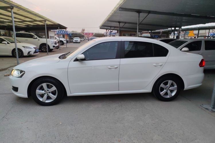 大众 朗逸 2013款 改款经典 1.6L 自动风尚版车身外观4