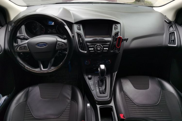 福特 福克斯 2015款 两厢 EcoBoost 125 自动超能风尚型中控内饰7002