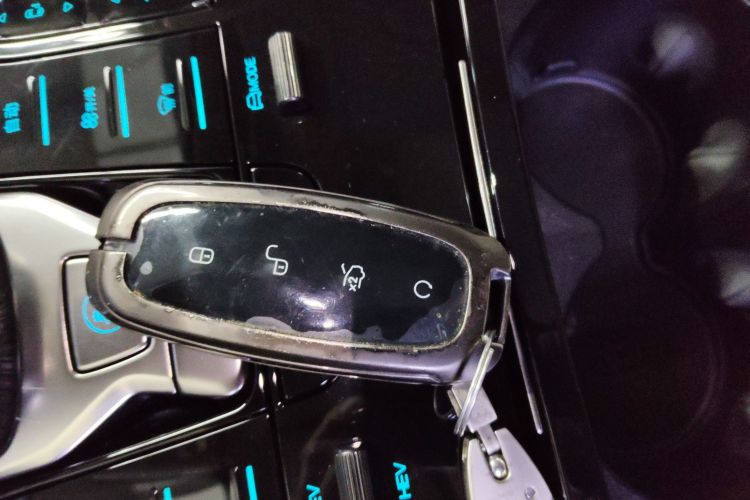 腾势D9 2024款 DM-i 980 四驱尊荣型中控内饰11