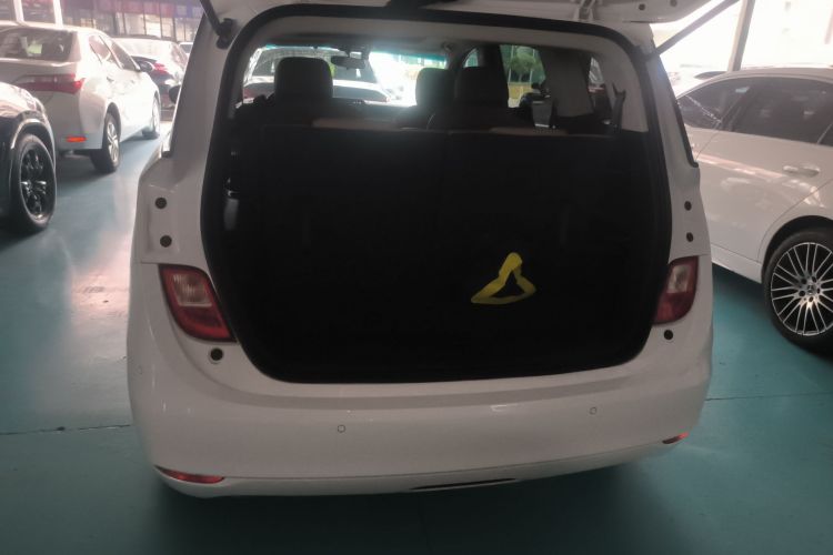 别克GL6 2021款 323T 轻混动互联豪华型机舱底盘23