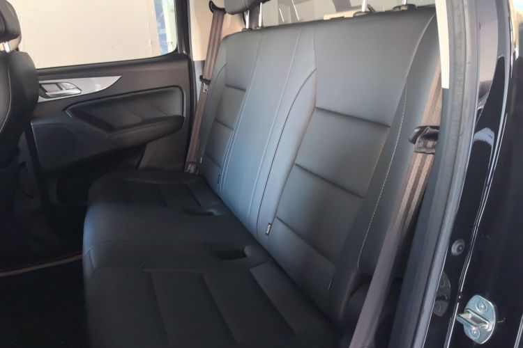 长城 炮 2019款 2.0T商用版手动柴油两驱精英型长箱GW4D20M中控内饰21