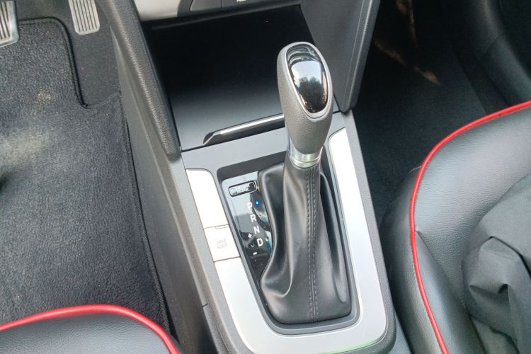 现代 领动 2016款 1.6L 自动智炫·精英型中控内饰18