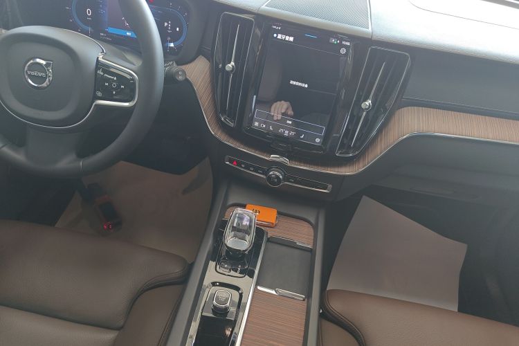 沃尔沃XC60 2023款 B5 四驱智远豪华版中控内饰16