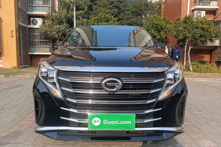 广汽传祺 传祺M8 2021款 领秀系列 390T 尊享版车身外观2