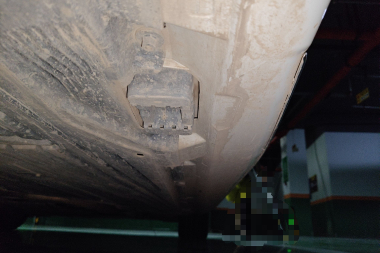 奔驰C级 2023款 改款 C 260 L 运动版局部细节9002