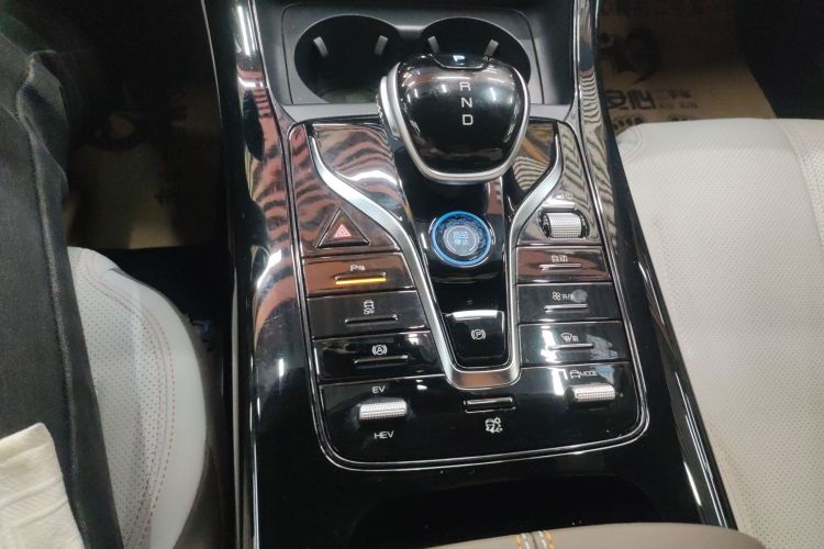 比亚迪 秦PLUS 2023款 冠军版 DM-i 55KM领先型中控内饰18